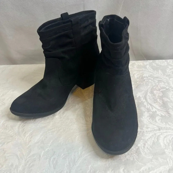 Arizona Jeans Black Scrunch Ankle Heeled Bootie Size 10 - Picture 1 of 8